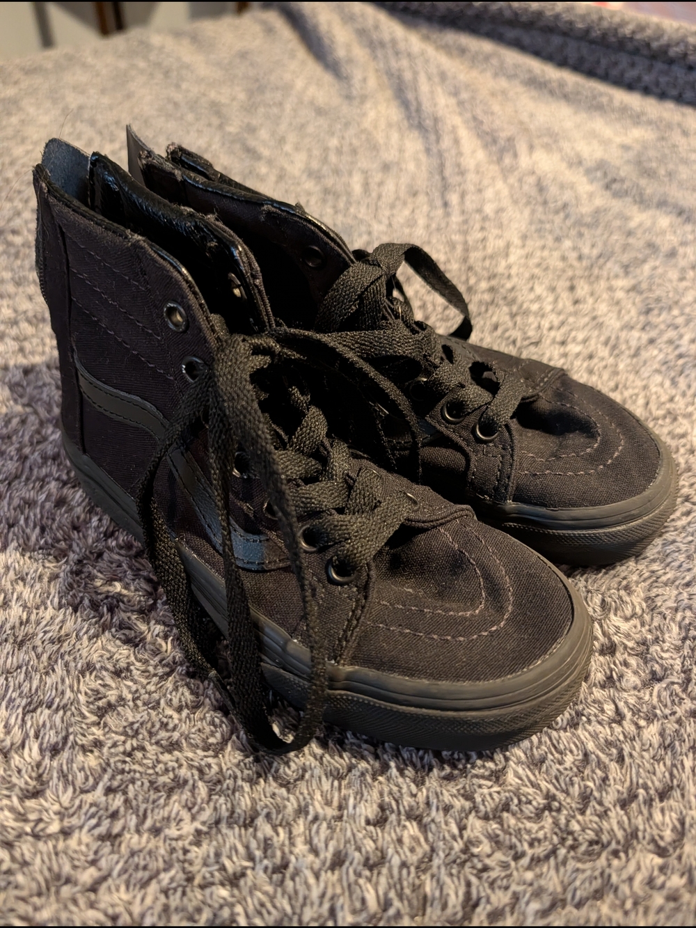 Vans Off The Wall Black High-Top Canvas Sneakers, Children's Size 12.5